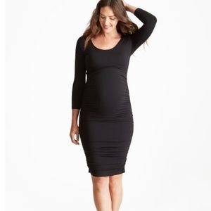 Ingrid & Isabel 3/4 Sleeve Shirred Maternity Dress